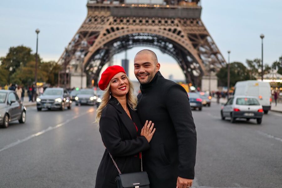Paris: Romantic Photoshoot for Couples - Who should book this experience?
