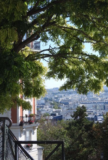 Paris: Sacré-Coeur and Montmartre Tour with Expert Guide - La Maison Rose and the streets around it