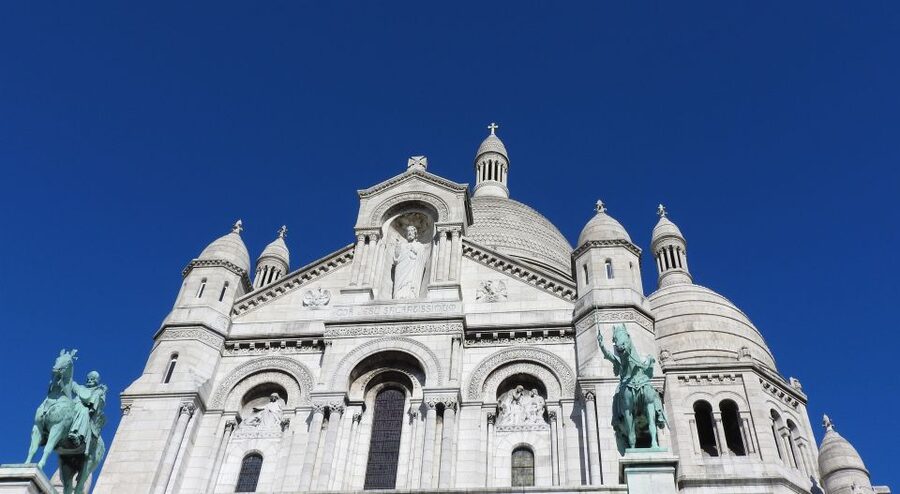 Paris: Sacré-Coeur and Montmartre Tour with Expert Guide - The guides are the strongest part