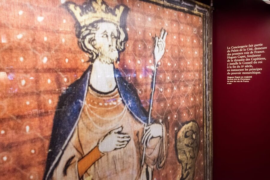 Paris: Sainte-Chapelle and Conciergerie Combined Tickets - Marie-Antoinette’s cell and the HistoPad