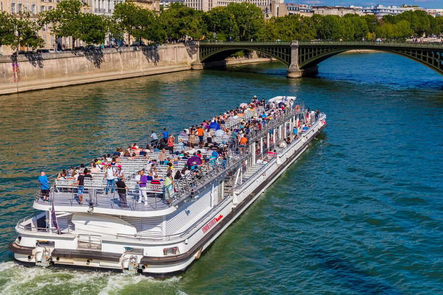 Paris : Scenic Cruise on the Seine River with Champagne - Why a Seine cruise works so well in Paris