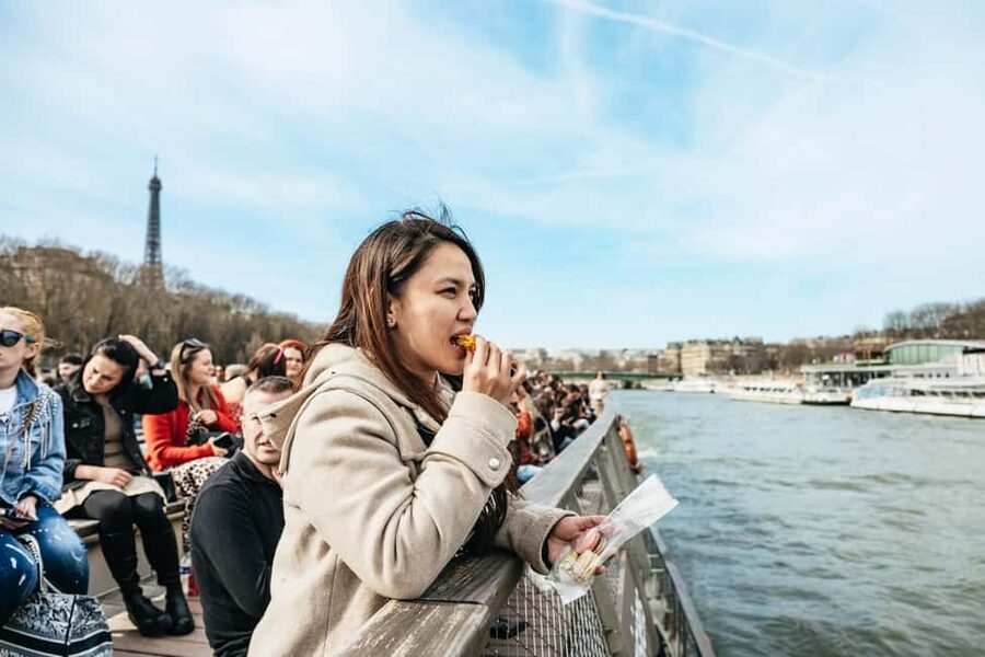 Paris: Seine Cruise and Macaron Tasting by the Eiffel Tower - My final call: book it for views and value