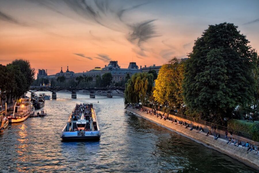 Paris: Seine Cruise with Snack/Optional Eiffel Tower Ticket - FAQ