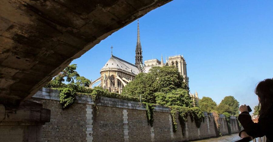 Paris: Seine River and Canal Saint-Martin Cruise - The Seine: famous Paris in a short opening stretch