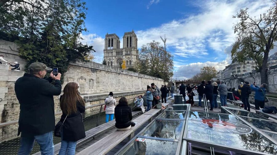 Paris: Seine River Cruise and 3-course Bistro Lunch - Lunch at Le Bistro Parisien