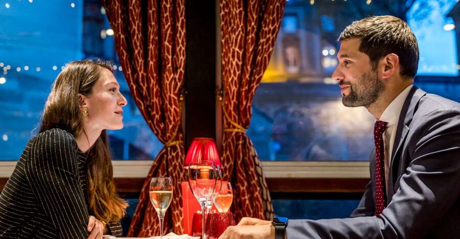 Paris: Seine River Cruise with 3-Course Dinner & Live Music - Choosing between the 6:45 PM and 9:15 PM sailings