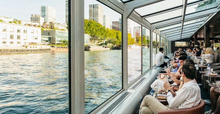Paris: Seine River Panoramic Views Dinner Cruise - Louvre, Concorde, and the return route
