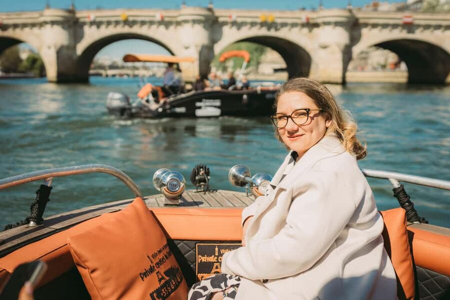 Paris: Seine River Private Cruise - Notre Dame, Île de la Cité, and the Conciergerie