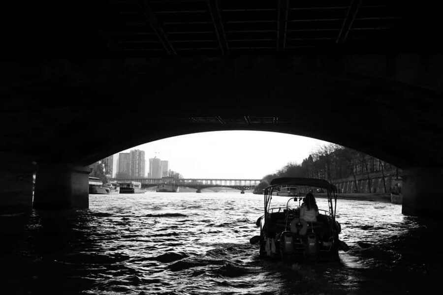 Paris: Seine River Private Cruise - The return past the First Arrondissement and Place de la Concorde