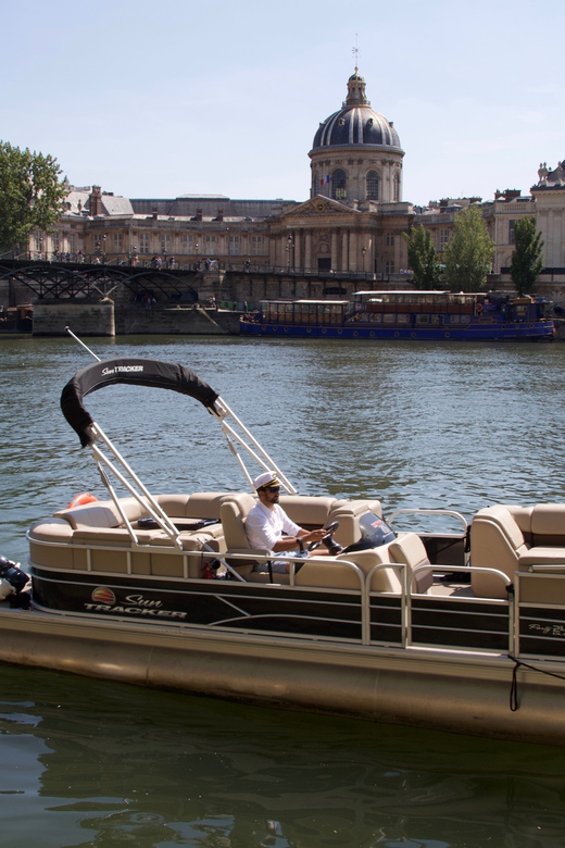 Paris: Seine River Private Guided Pontoon Boat Cruise - The essential details at a glance