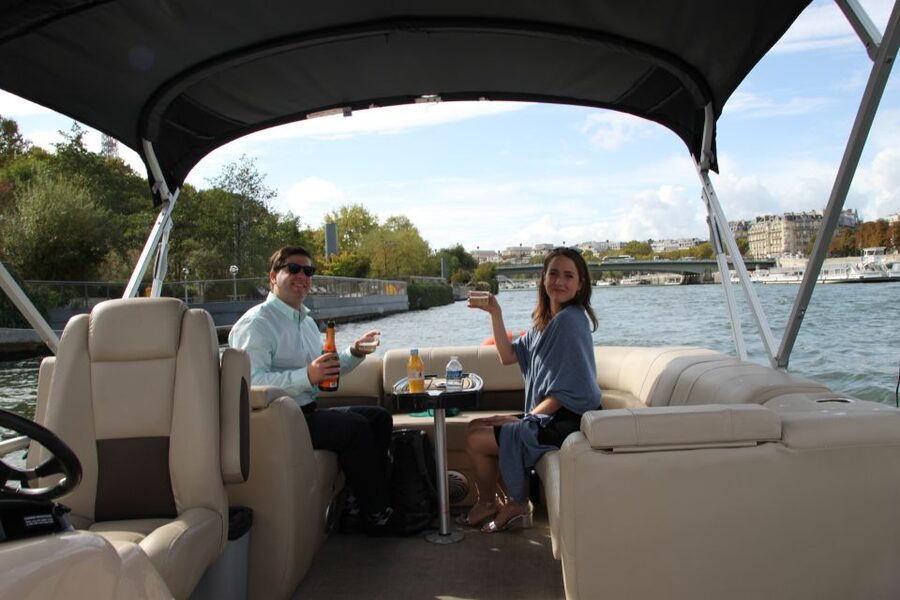 Paris: Seine River Private Guided Pontoon Boat Cruise - Food, drinks, and the best way to use the two hours