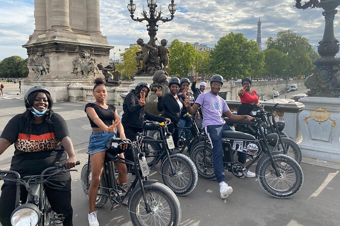 Paris Sightseeing Family Friendly Guided Electric Bike Tour - The Seine, Pont des Arts, and the medieval islands