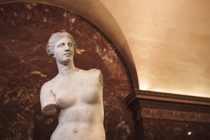 Paris: Skip-the-Line Louvre Highlights Tour with Mona Lisa - The Mona Lisa, crowds, and realistic expectations