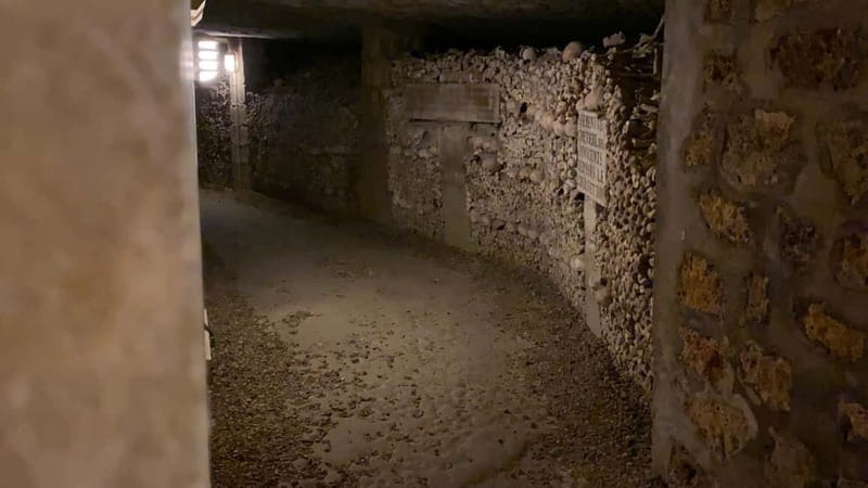 Paris: Small-Group Catacombs Tour with Skip-the-Line Entry - The 133-step descent into the quarries