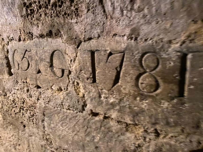 Paris: Small-Group Catacombs Tour with Skip-the-Line Entry - What 90 minutes feels like underground