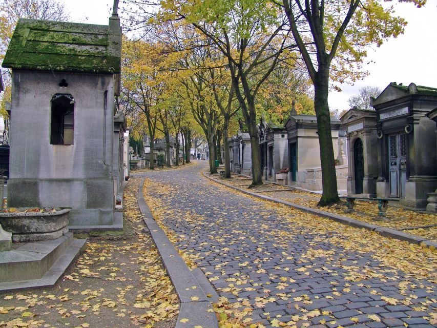 Paris: Stories of Père Lachaise Cemetery Walking Tour - Why Père Lachaise works so well as a walking tour