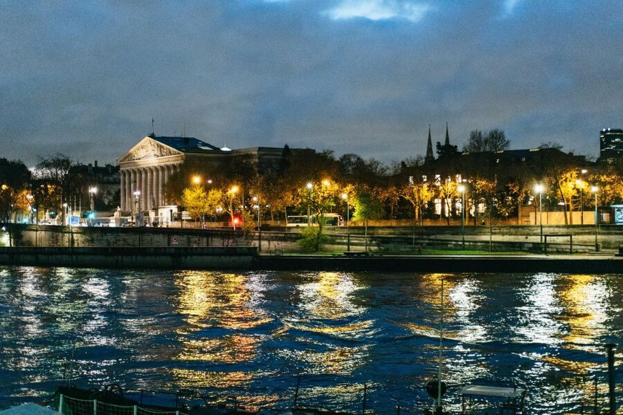 Paris: Sunrise Running and Sightseeing Group Tour - A two-hour workout with a city attached