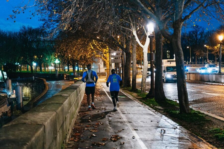 Paris: Sunrise Running and Sightseeing Group Tour - Trocadéro and the Eiffel Tower payoff