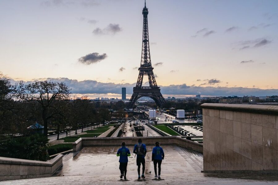 Paris: Sunrise Running and Sightseeing Group Tour - Who should book this Paris running tour?