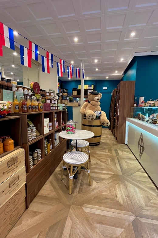 Paris: Tasting of 3 Wine and 3 Cheese - A boutique with a personal feel