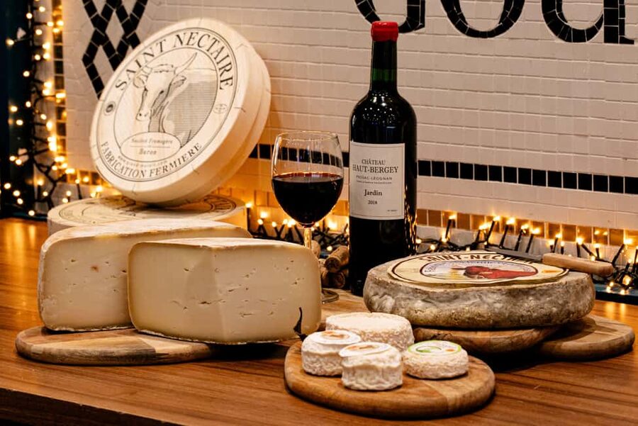 Paris: Tasting of 3 Wine and 3 Cheese - Three glasses, three French points of view