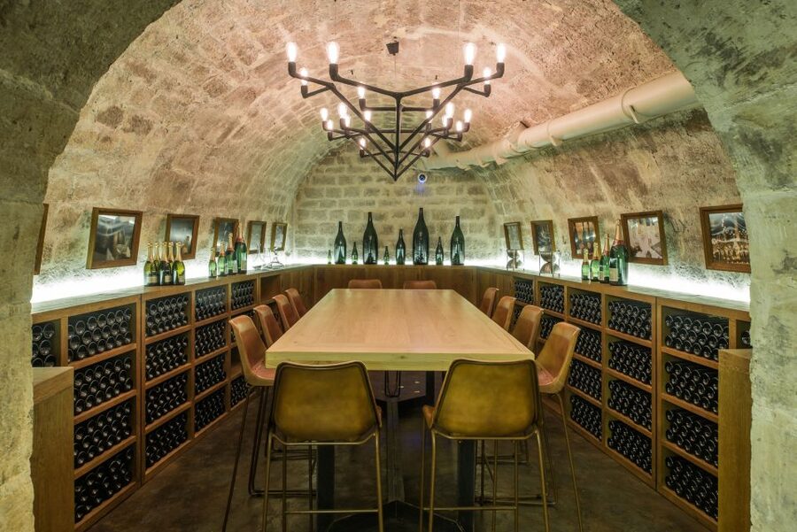 Paris: The Ultimate Wine and Cheese Tasting in English - Ten French cheeses, from Brie to Loire goat cheese
