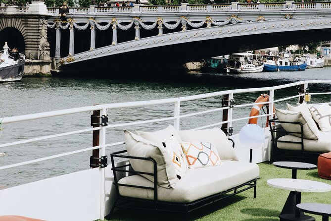 Paris Theo Boat Seine River Italian Trattoria Style Dinner Cruise - A dinner cruise with Paris scenery built in