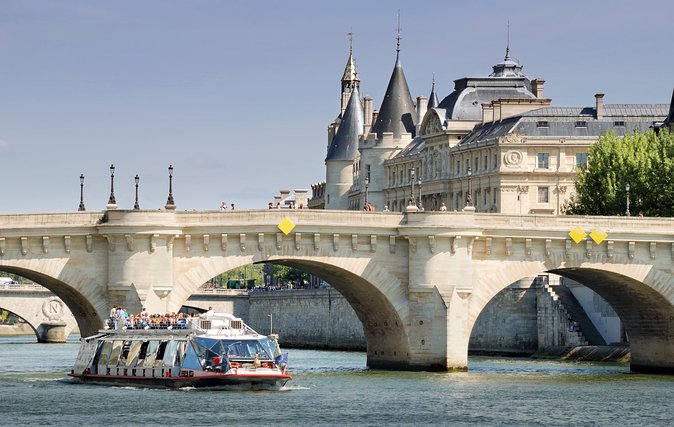 Paris Tour with Lunch at the Eiffel Tower and Seine River Cruise - Why the major sights along the route matter