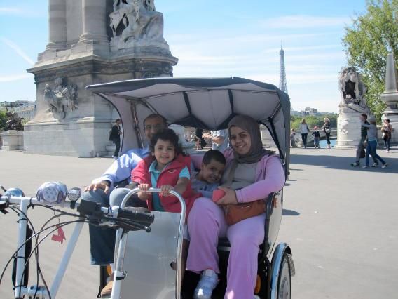 Paris Tuk-Tuk: 2, 4 or 6H First Highlights & Parisian Areas - Comfort, weather, and the rough-road warning