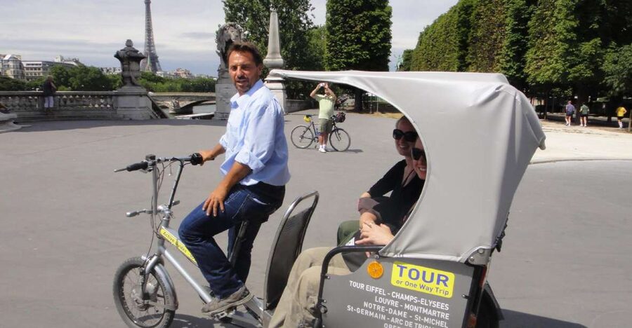 Paris Tuk-Tuk: 2, 4 or 6H First Highlights & Parisian Areas - The two-hour option: a useful first look