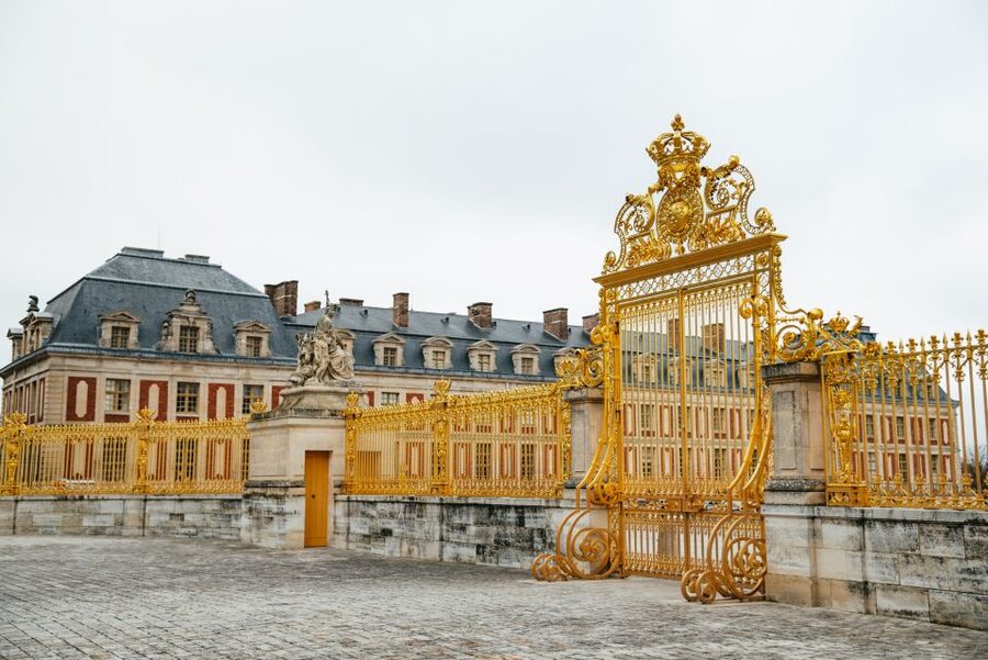 Paris: Versailles Palace and Gardens Full Access Ticket - Crowds, queues, and small frustrations