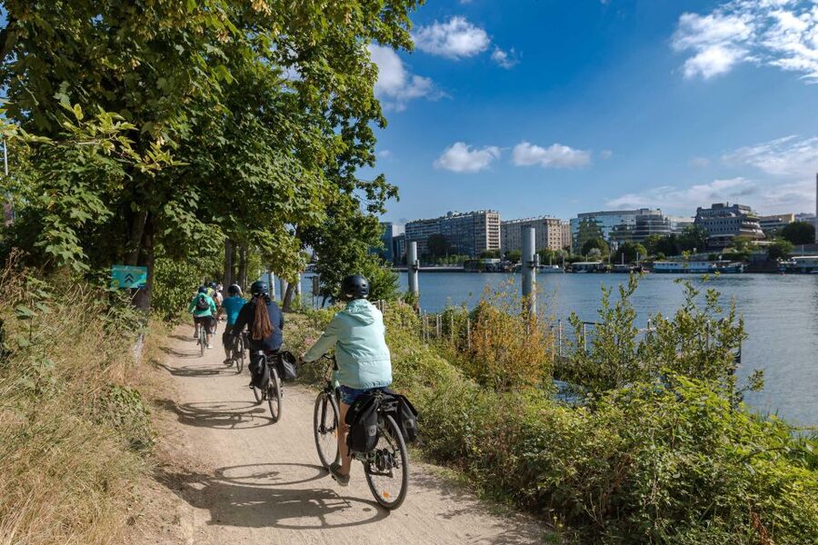Paris: Versailles Palace and Queen Hamlet E-Bike Tour - Bikes, weather, and guide support
