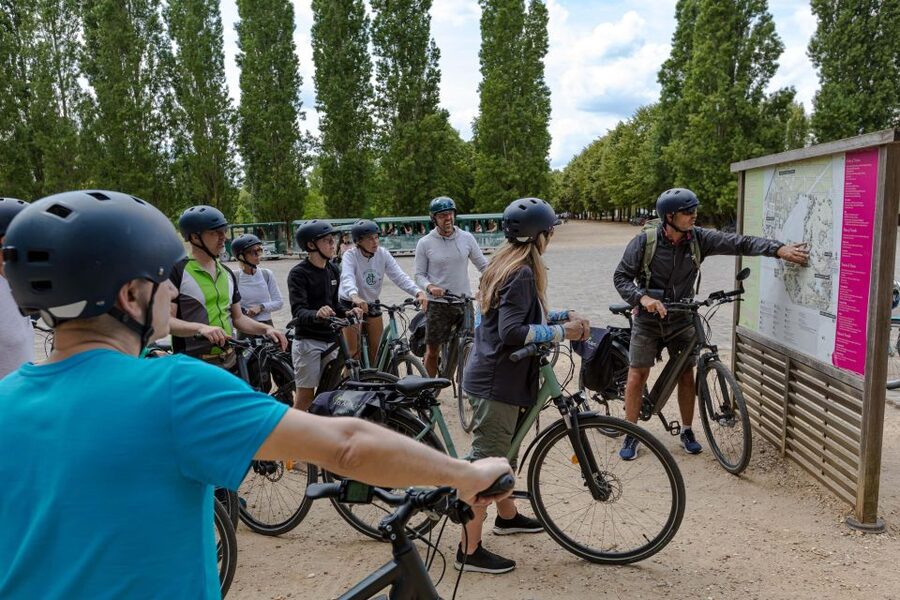Paris: Versailles Palace and Queen Hamlet E-Bike Tour - The ride home and the real time commitment