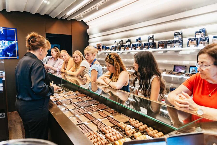 Paris: Walking Food Tour with Cheese, Wine and Delicacies - Is $148 a fair price?