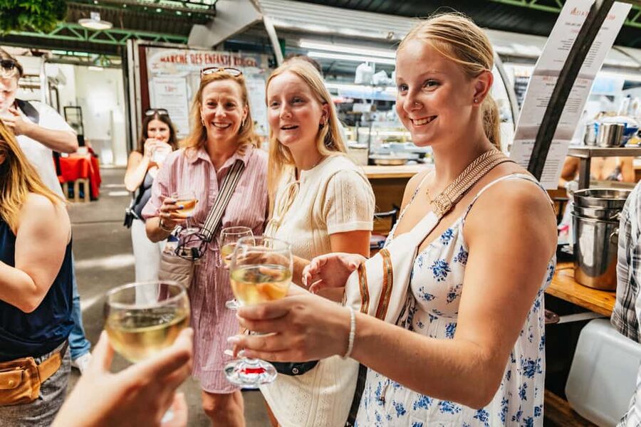 Paris: Walking Food Tour with Cheese, Wine and Delicacies - Starting with French food basics