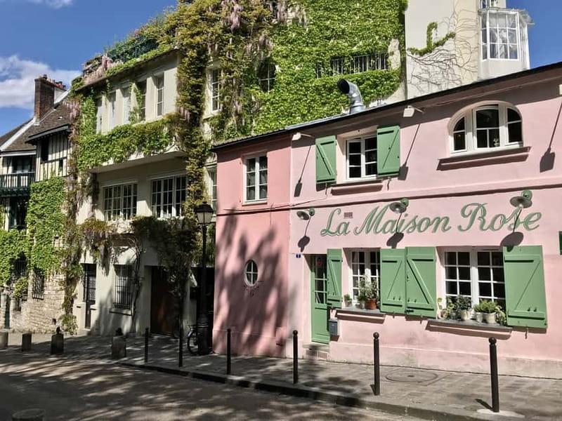 Paris: Walking Tour of Montmartre - The Moulin Rouge: more than a red façade