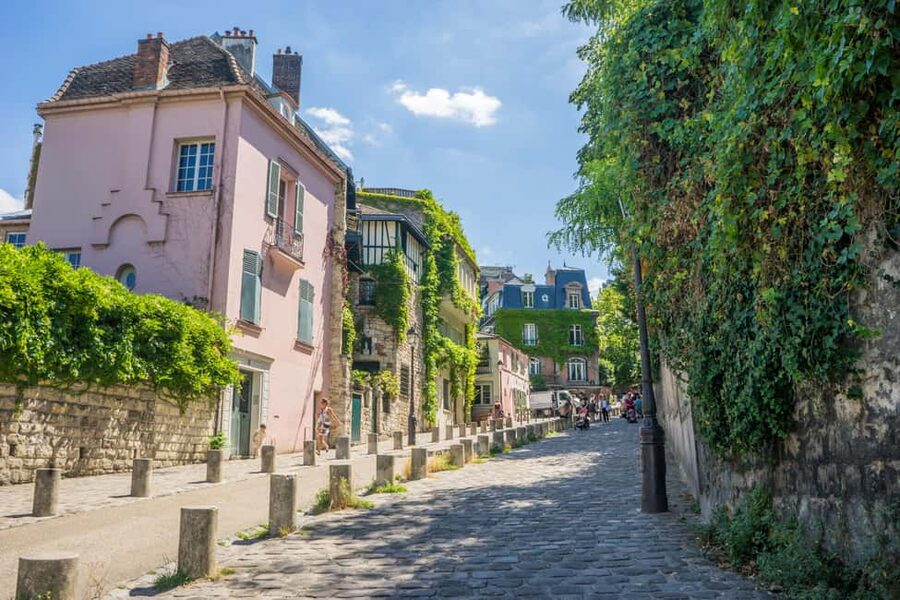 Paris: Walking Tour of Montmartre - La Maison Rose and Montmartre’s picture-book side
