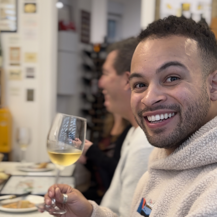 Paris: Wine Tasting Experience with 6 Wines and Cheese Board - How the tasting is taught