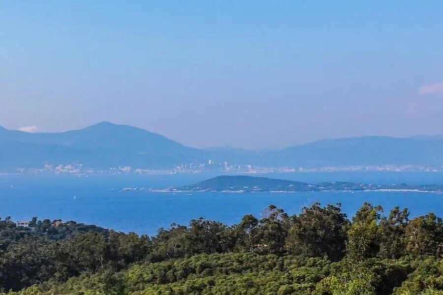 Porticcio: Coastal Train Ticket with Audio Guide & Tastings - Leaving Grosseto-Prugna for the Sea