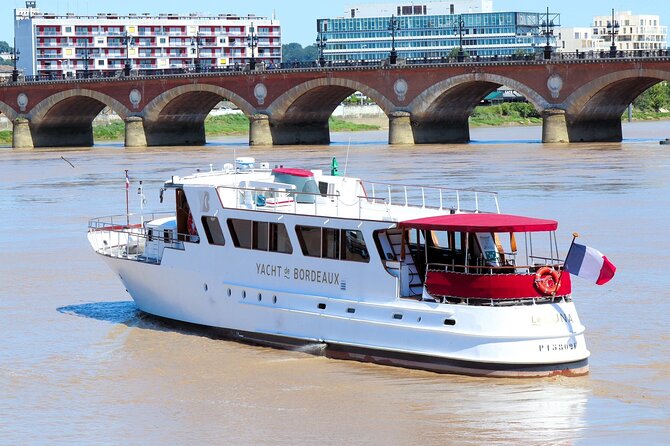 Prestige Commented Cruise glass of wine and Canelé in Bordeaux - Montaigne, Montesquieu, and the formal public spaces