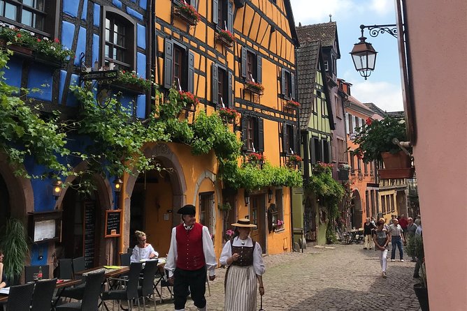 Private and customizable: Alsace Wine Route HIGHLIGHTS in 3 hours - Eguisheim, the round village with storks overhead