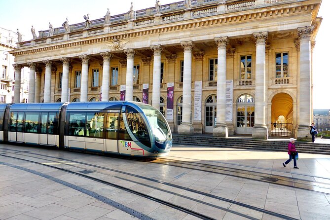 Private - Best of Bordeaux Walking Tour + Glass of Bordeaux Wine - Passing through Porte Dijeaux