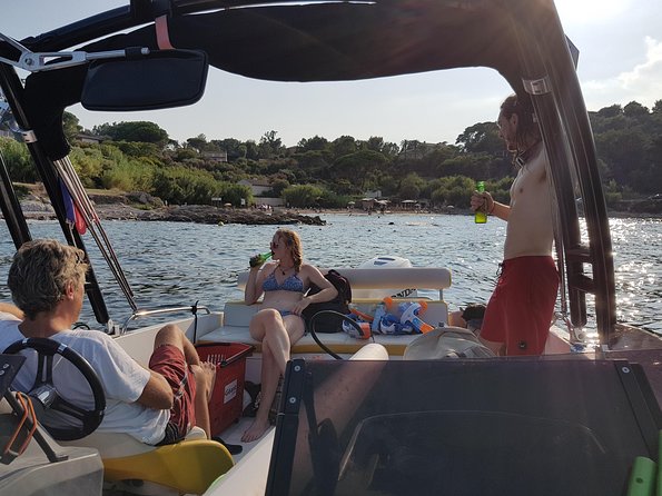 Private Boat Charter in the Bay of St Tropez - Port of Saint Tropez: a short look at the famous harbor