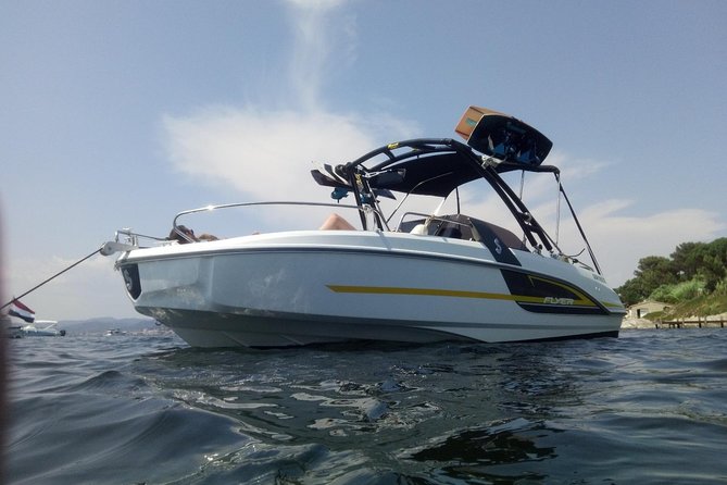 Private Boat Charter in the Bay of St Tropez - Bring your own picnic and watch the fuel bill
