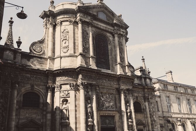 Private Bordeaux History Tour with a glass of Bordeaux wine. - Rue du Loup and the English Chapter of Bordeaux