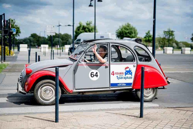 Private City Tour of Bordeaux in a Citroën 2CV - 1h30 - Medieval gates and the changing edge of the city