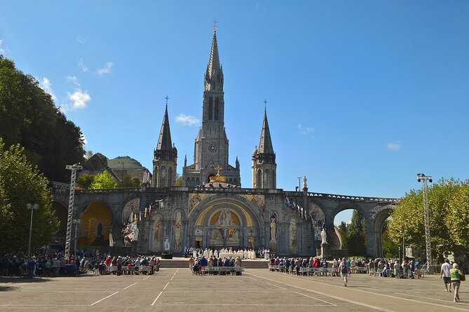Private guided tours of Lourdes / Walking tour - Why a private tour helps in Lourdes