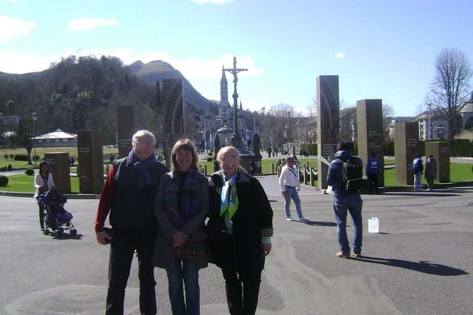 Private guided tours of Lourdes / Walking tour - Meeting your guide at the hotel or station