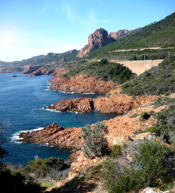 Private Half-Day Tour of the French Riviera in a Vintage Car - A guide who shapes the day