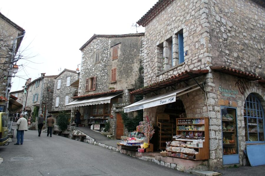 Private Half-Day Tour of the French Riviera in a Vintage Car - Who should book this vintage Riviera outing?